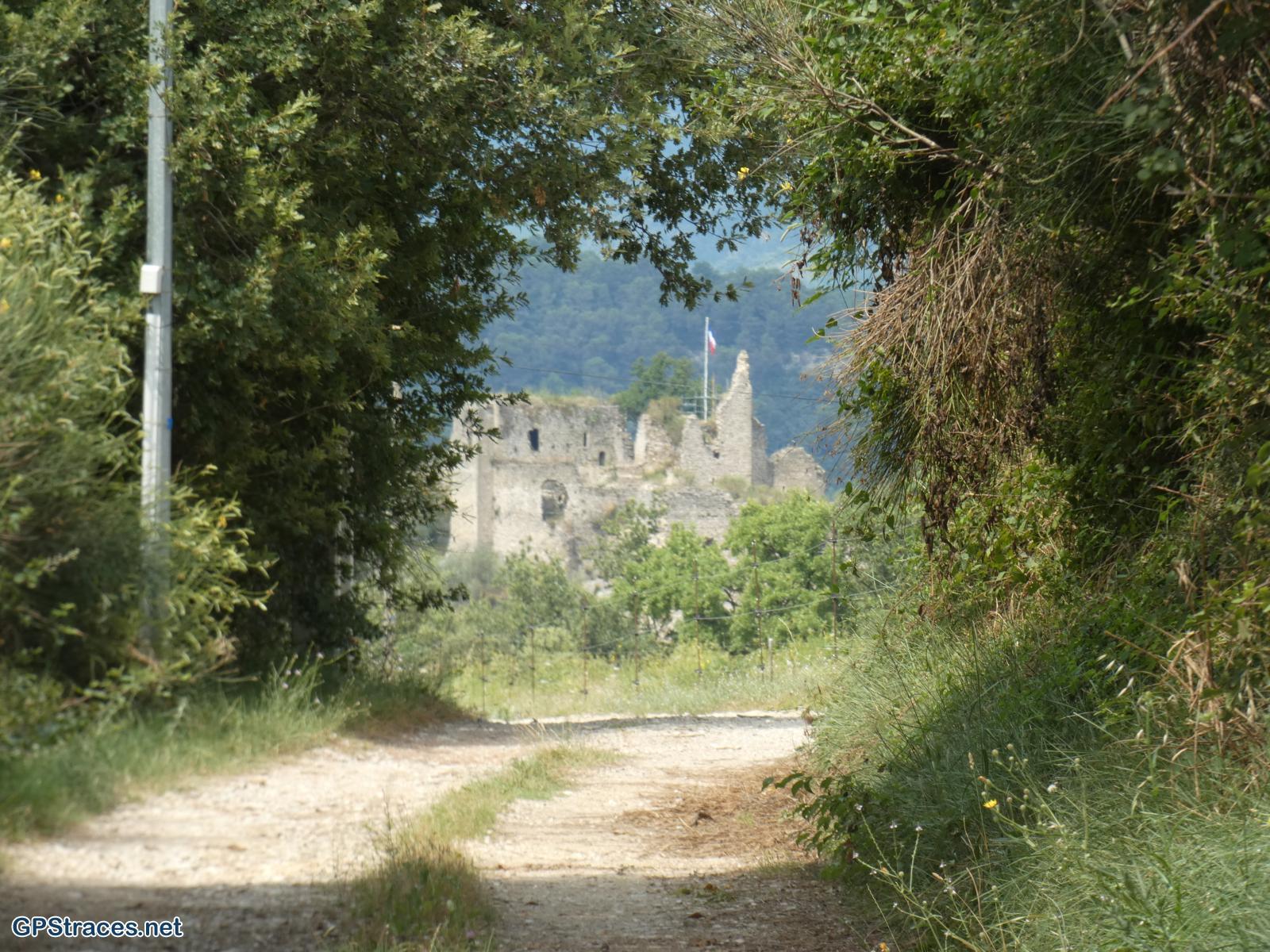 Le châteai d'Entrechaux