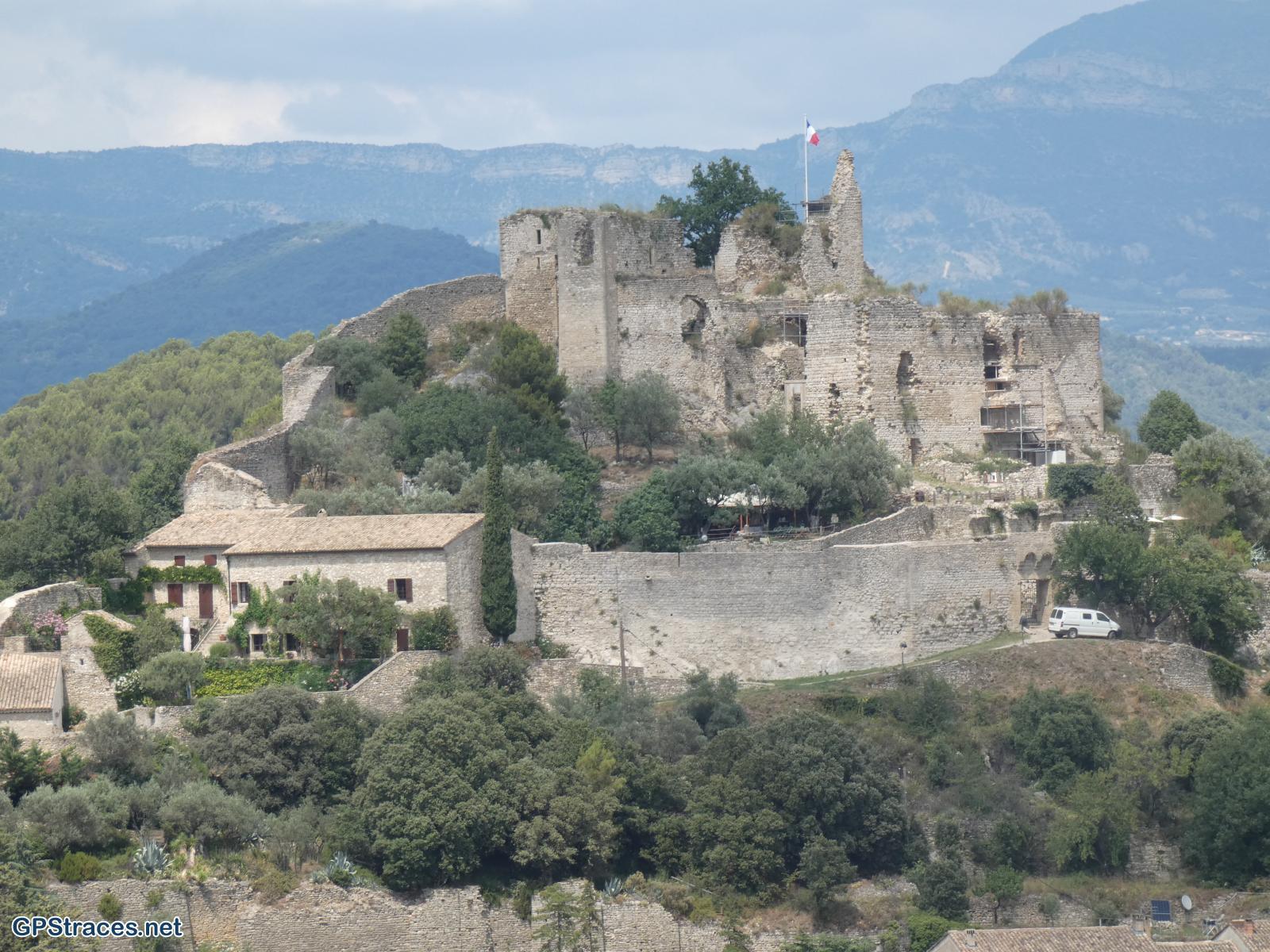 Le châteai d'Entrechaux