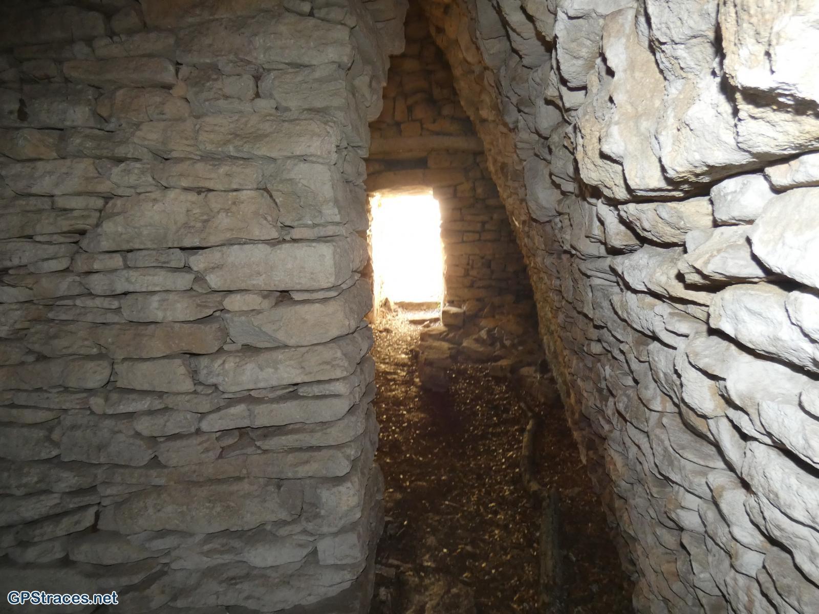 Vaucluse-Fontaine de Vaucluse - Gouffre de Valescure–22