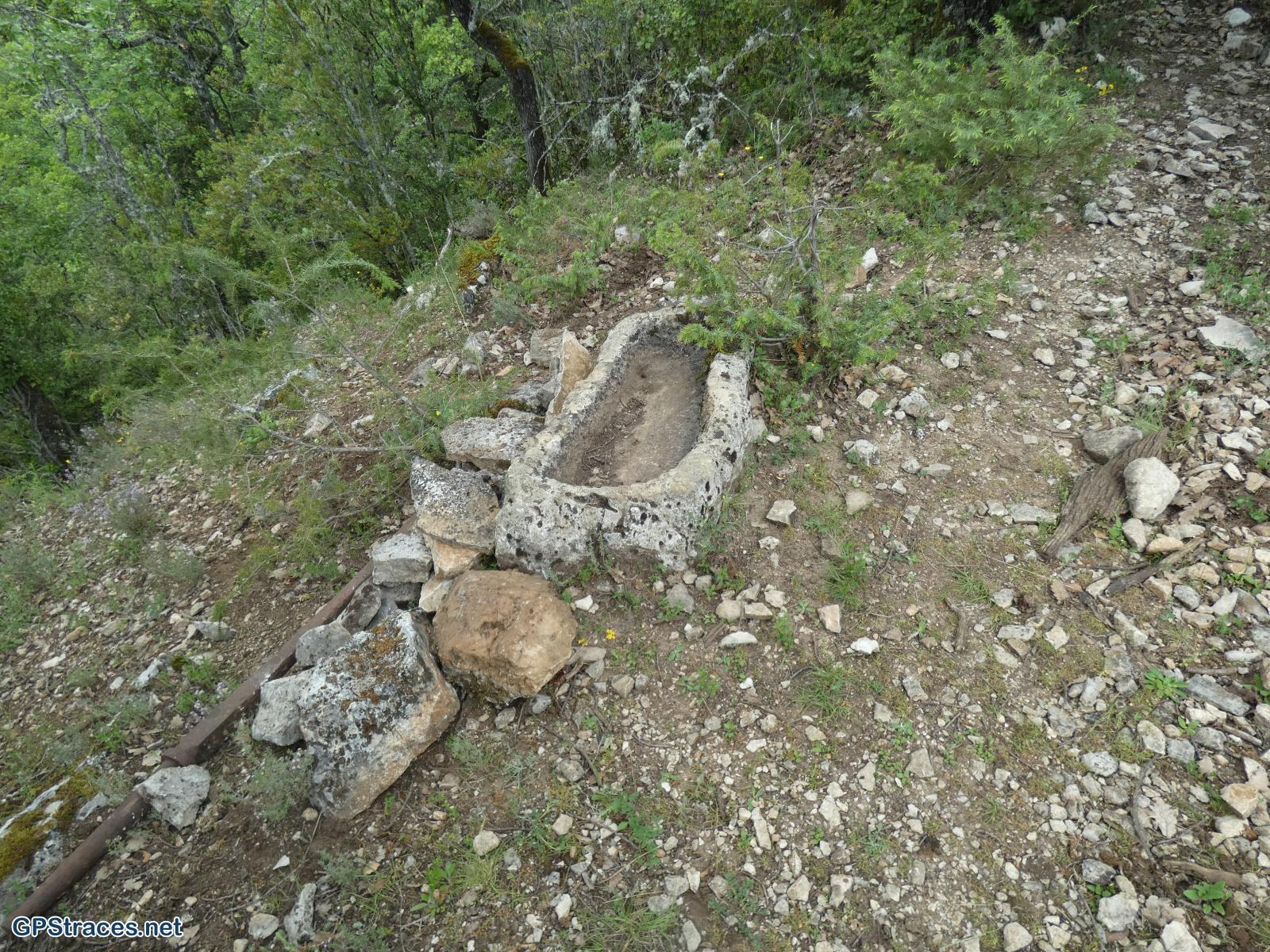 Un abreuvoir aux Tarlans