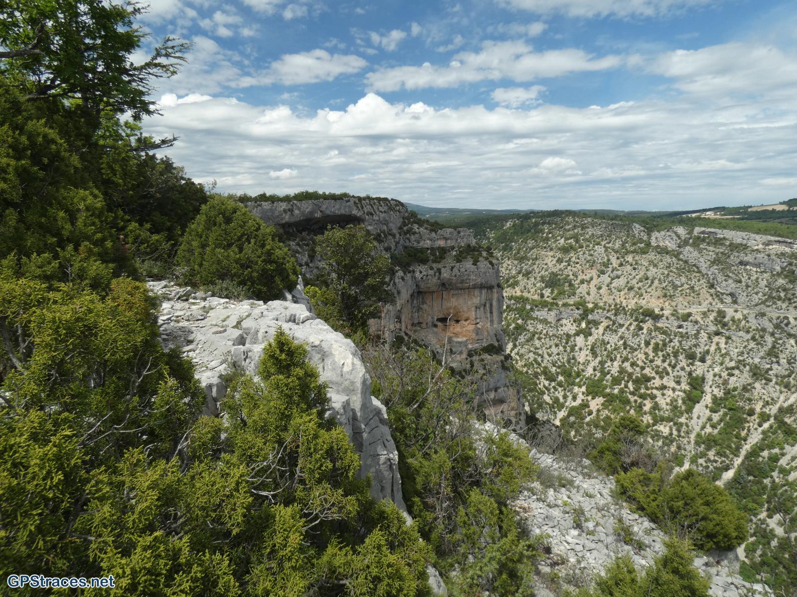 Vaucluse-Habitats oubliés de la Nesque et rocher du Cire–43