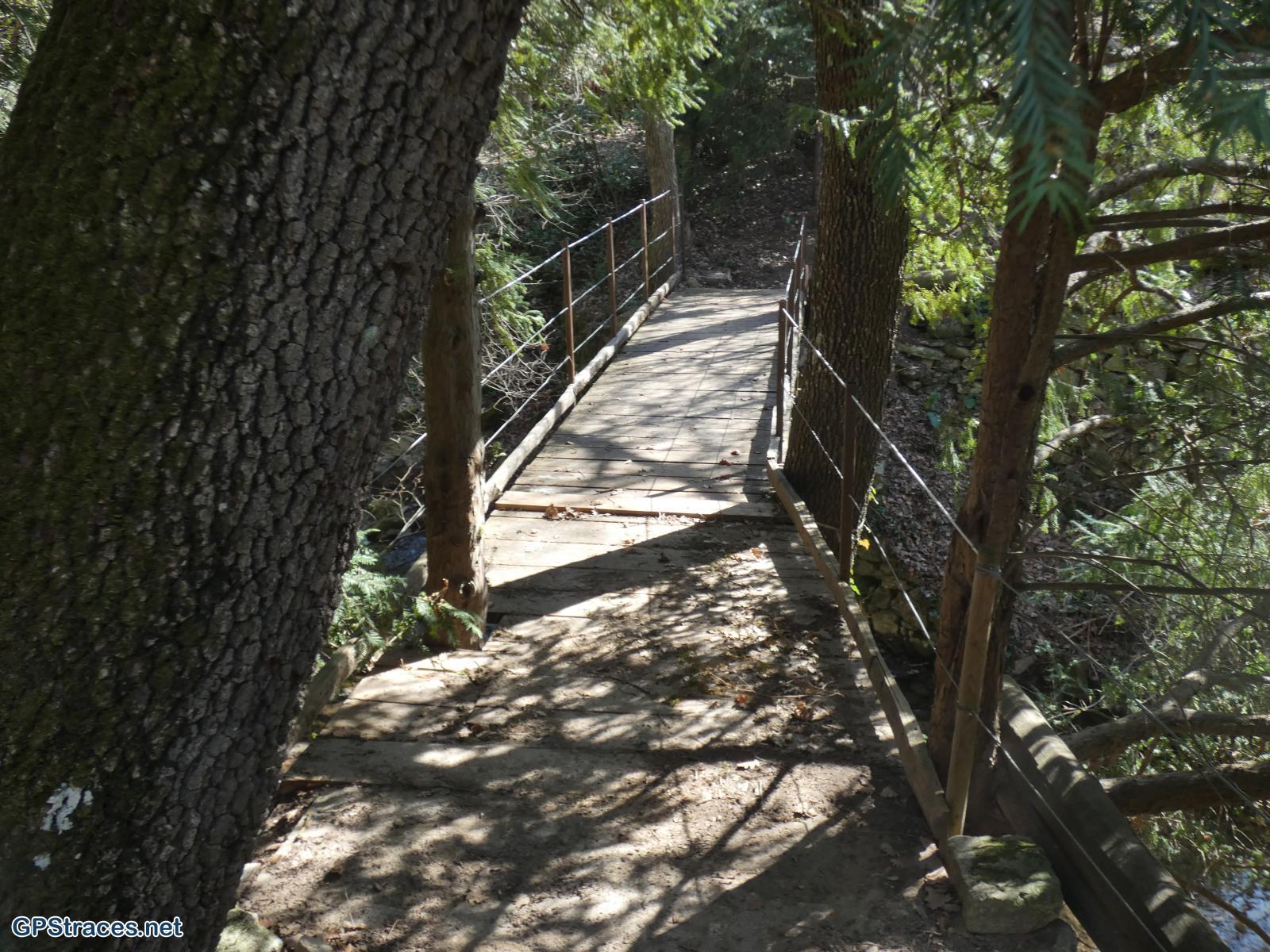 Une passerelle sur l'Aiguebrun