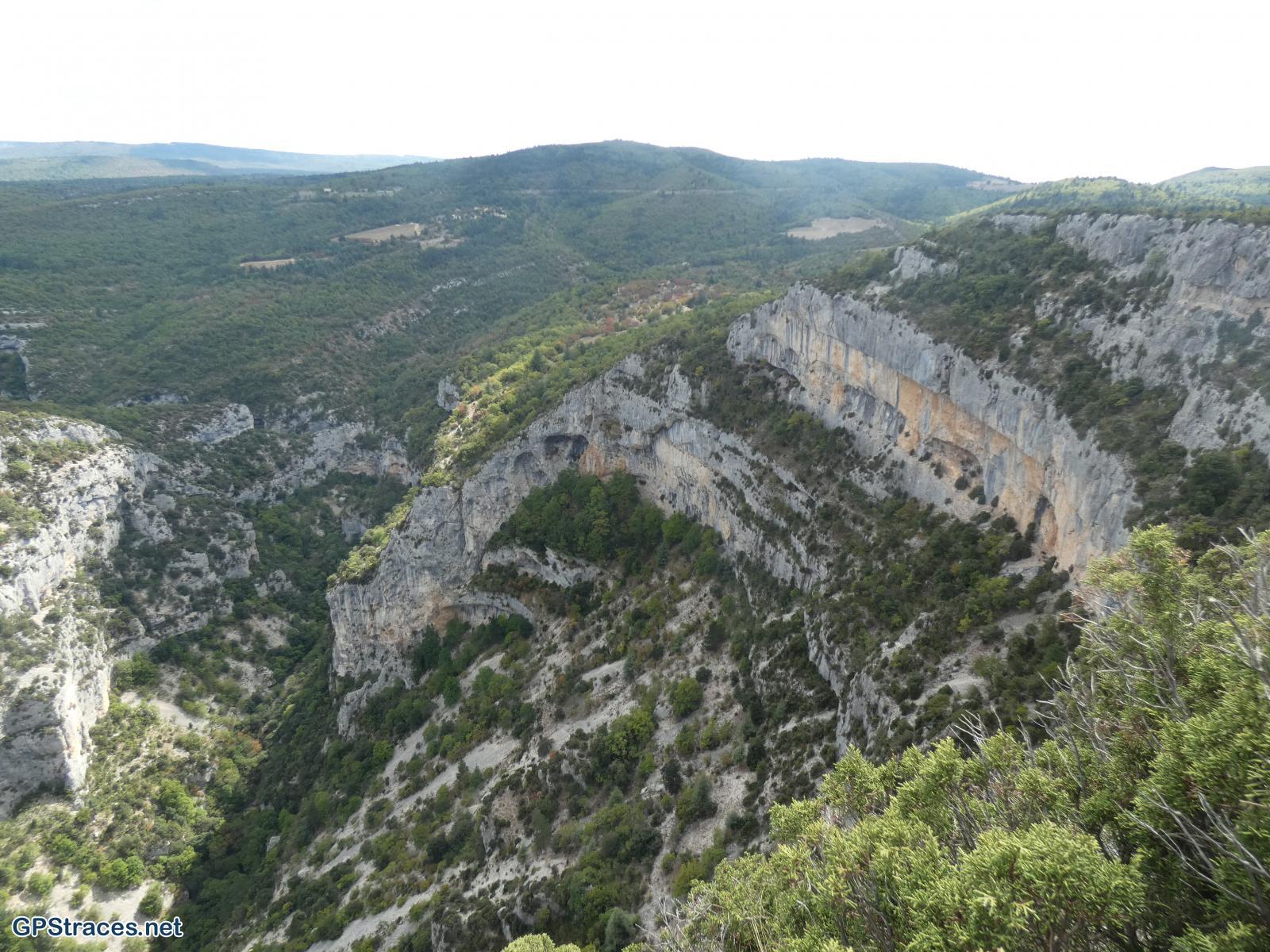 Vaucluse-Le Rocher du Cire par Saint Hubert–2