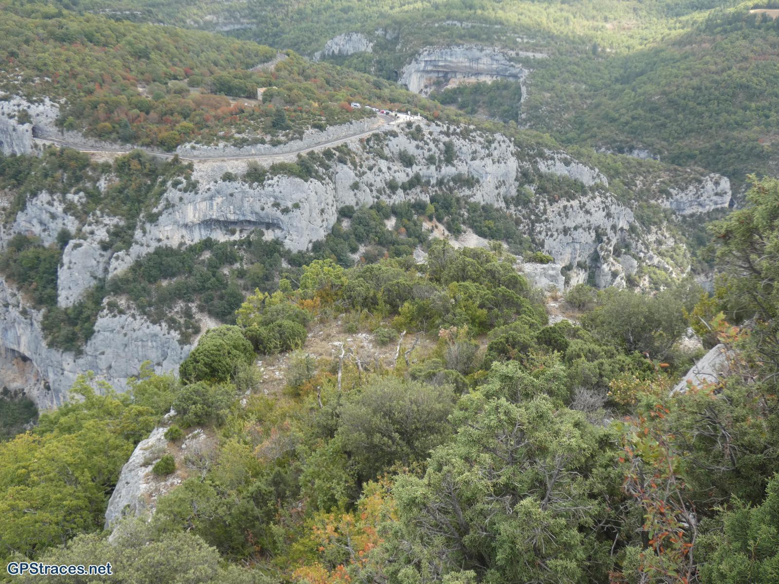 Vaucluse-Le Rocher du Cire par Saint Hubert–3