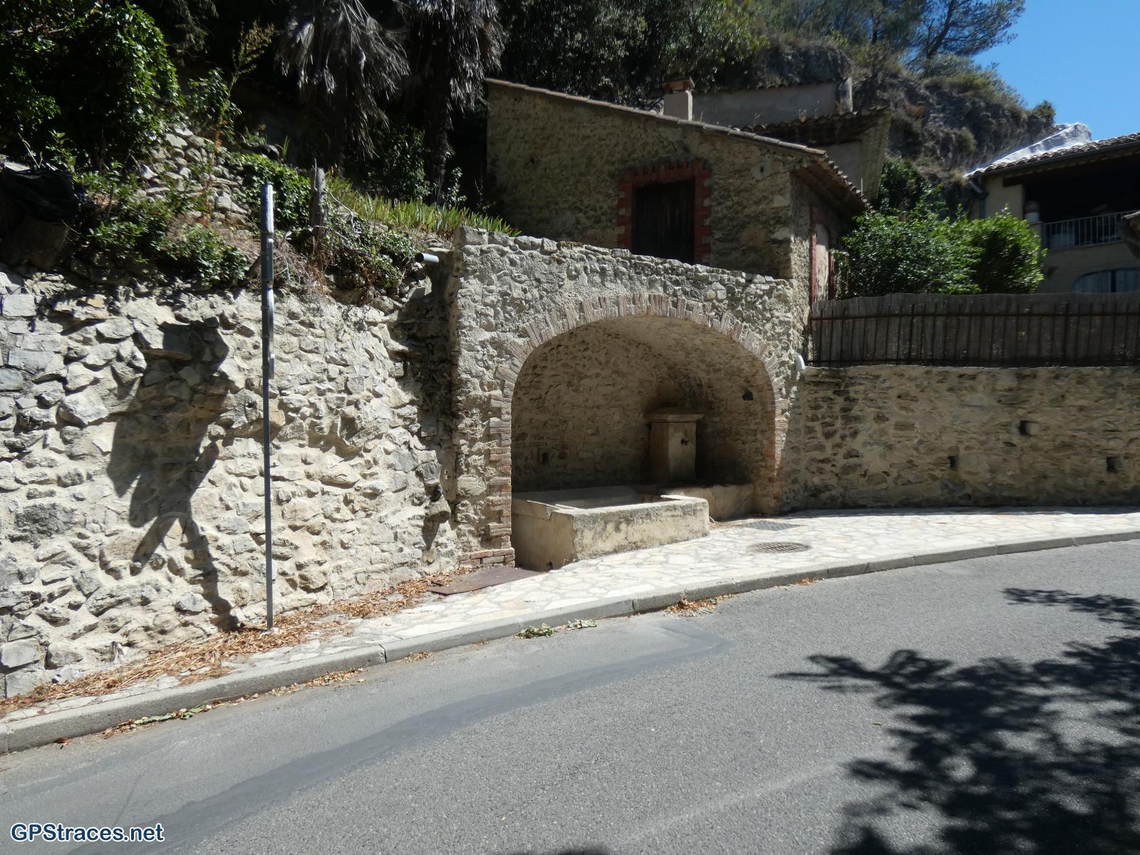 Vaucluse-Séguret - Chapelle Notre dame d'Aubusson - La Dindoulette–0