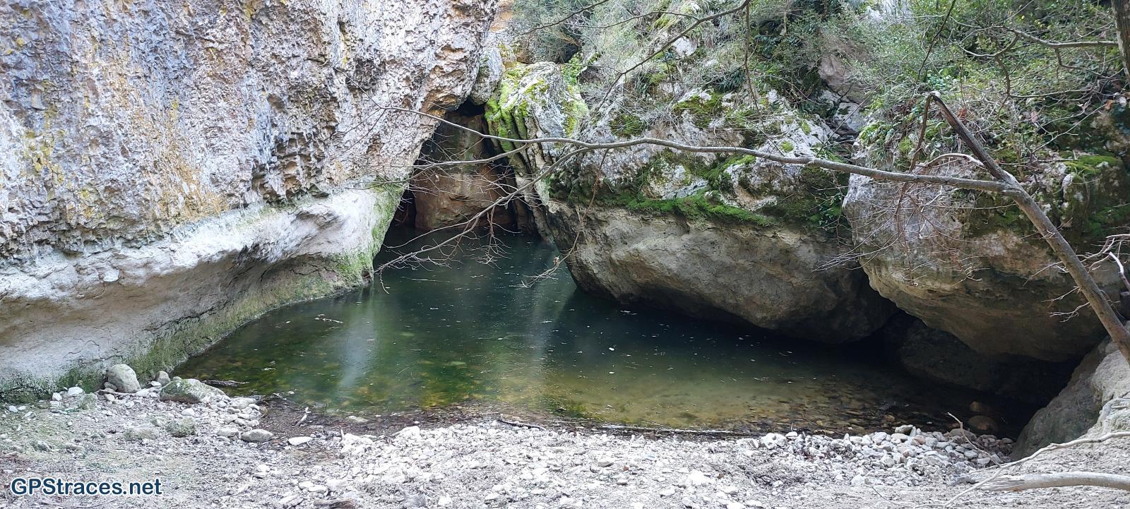 Vaucluse-Sentiers sportifs très perdus de la Nesque–2