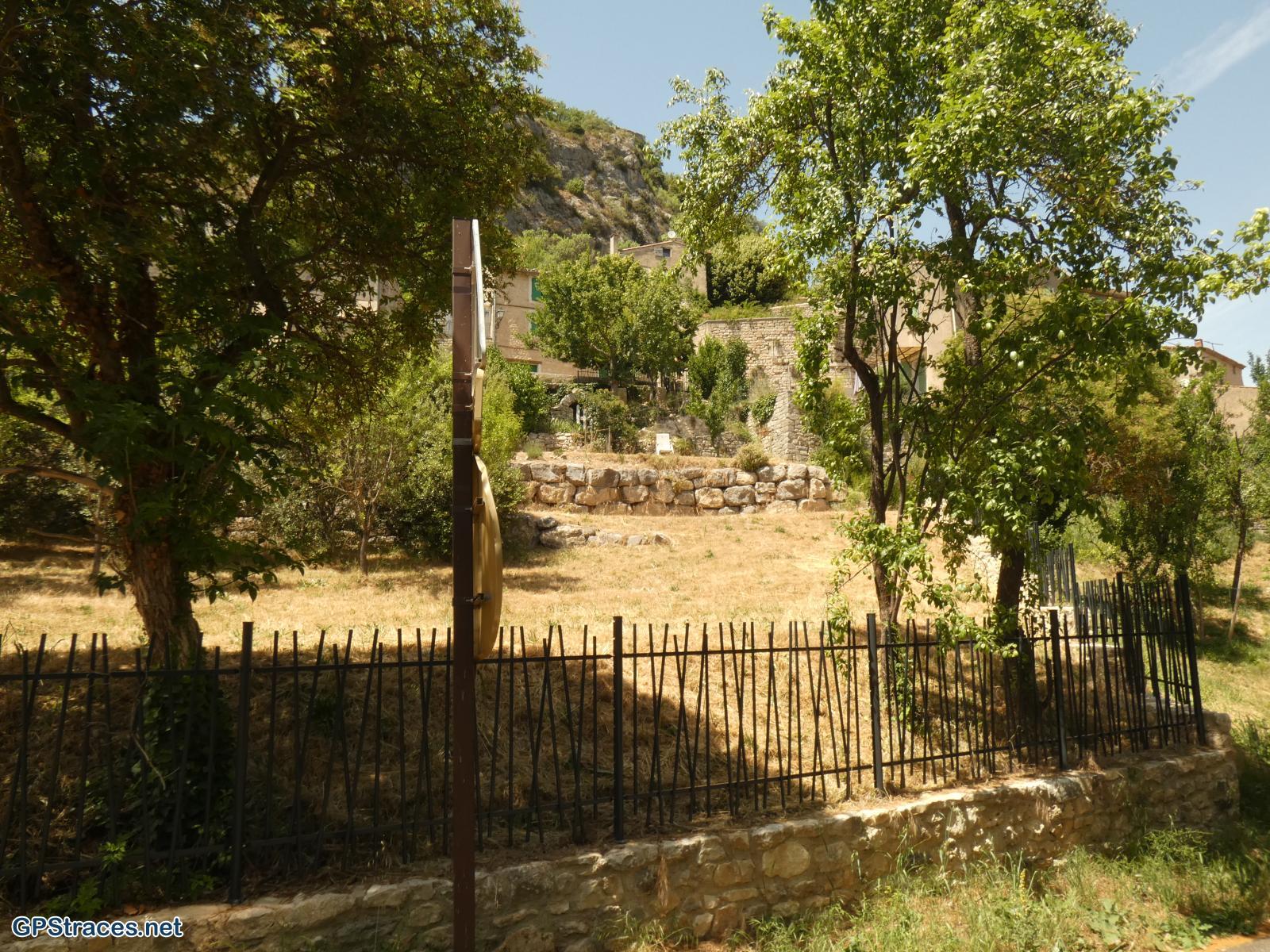 Vaucluse-De St-Jean de Durfort à Monieux–7