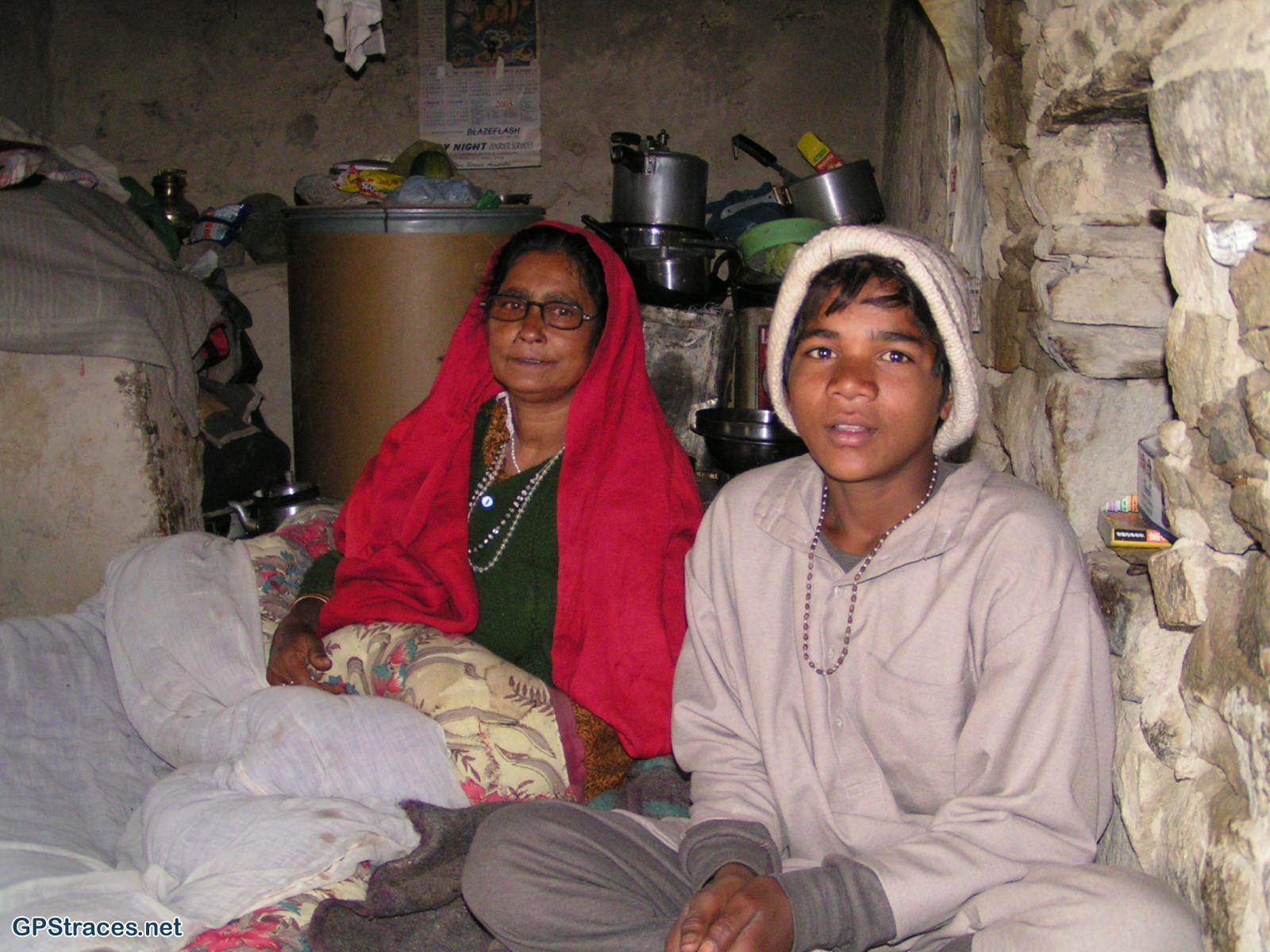 Mataji et son aide