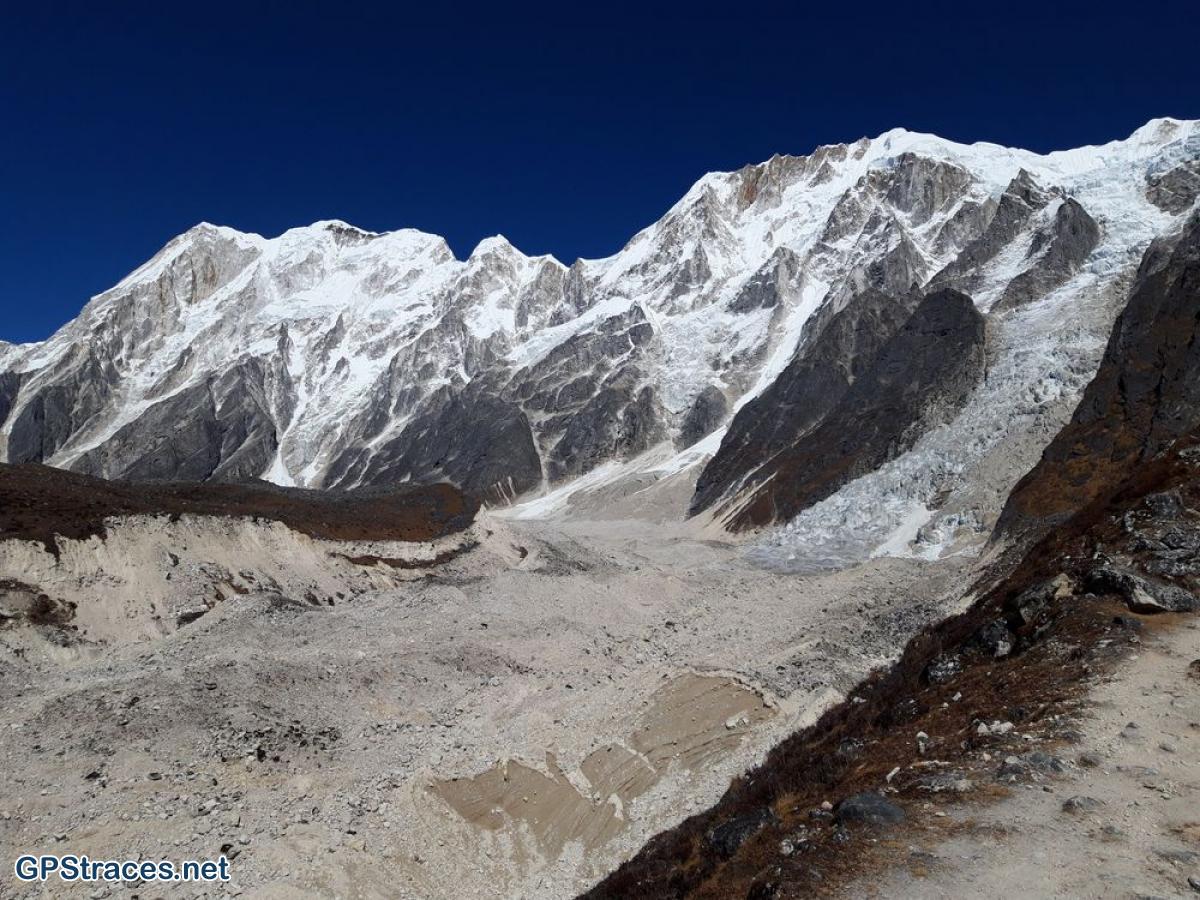 La moraine du glacier Ponkar
