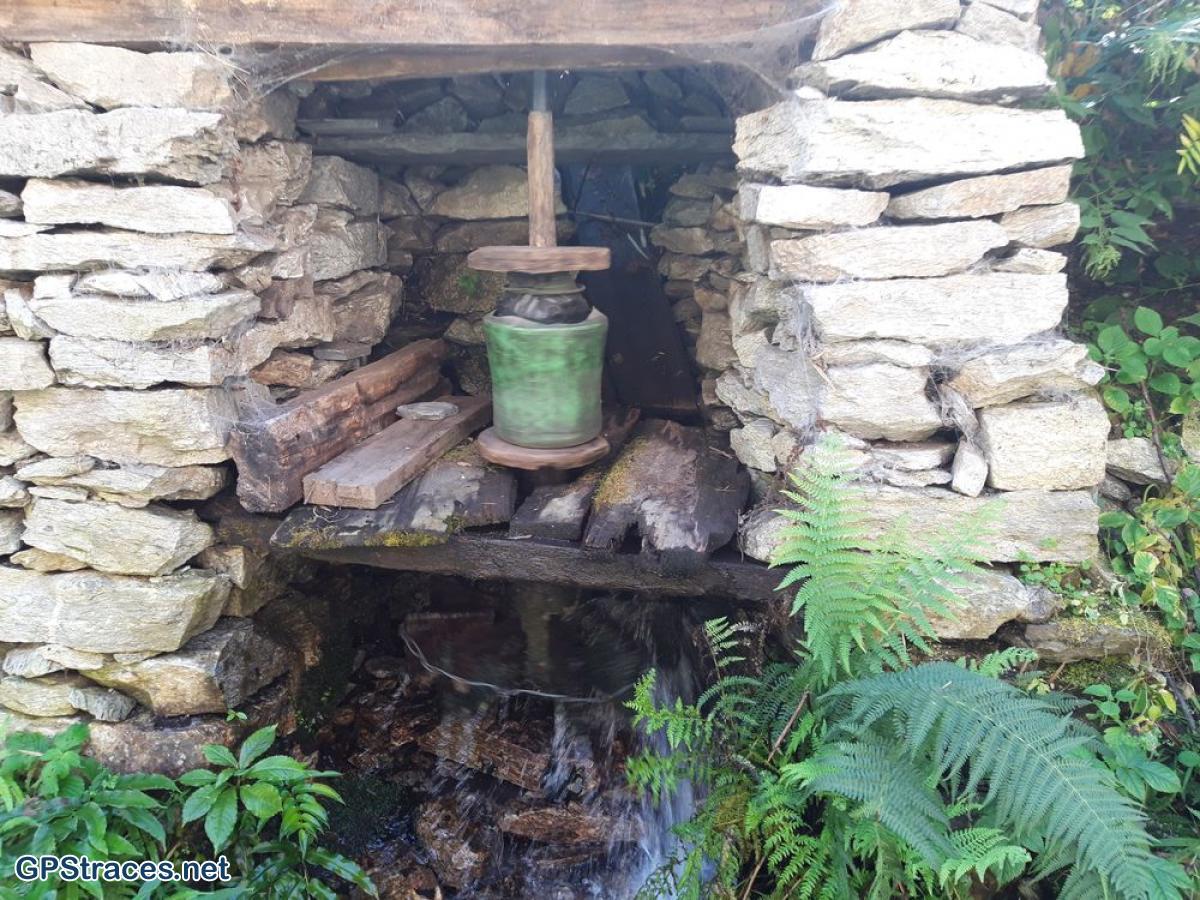 Un moulin actionné par un ruisseau
