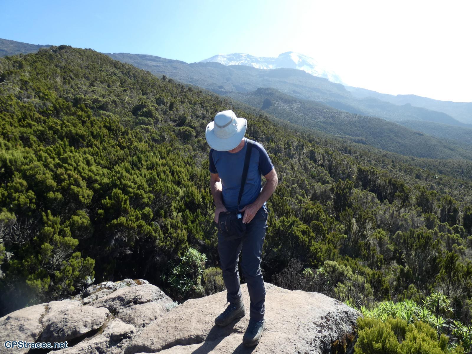 Au loin, le Kilimanjaro